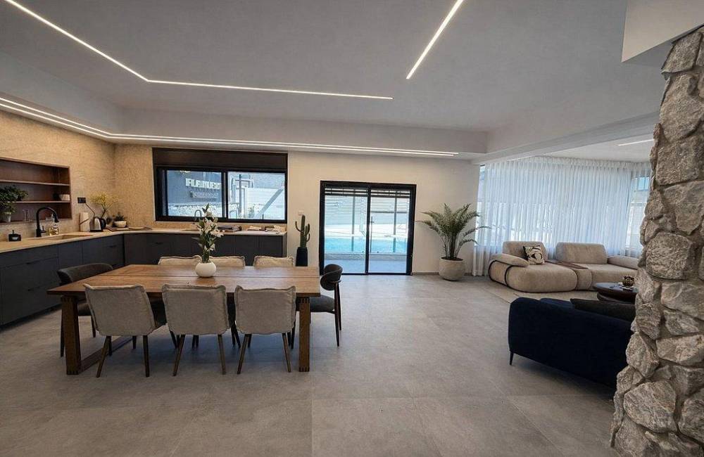 218488 גלרית פנים, וילה פלואלס בוטיק, וילה  בדלתון וילות - Vila 4 U