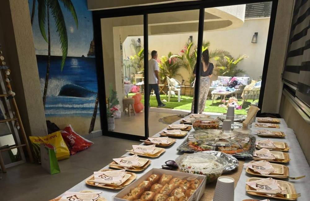 219241 מתחם אורחים מקורה, החצר בטיילת - אירועים ליד הים, וילה  באשדוד וילות - Vila 4 U