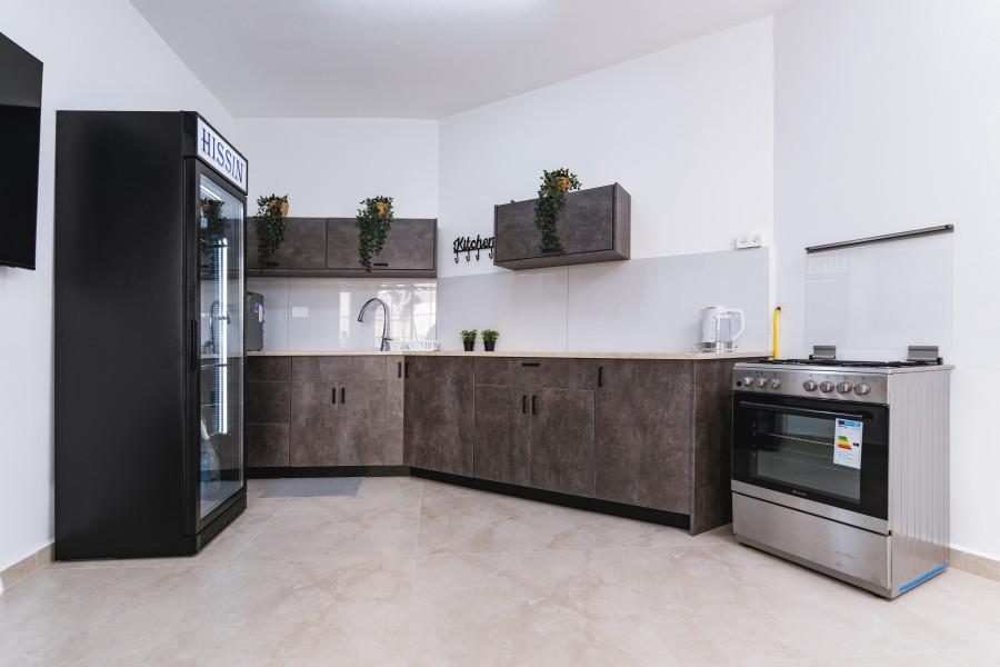 219333 המתחם החיצוני הנוף וחדר האוכל, סוויטות על הפסגה, וילה  בירכא וילות - Vila 4 U