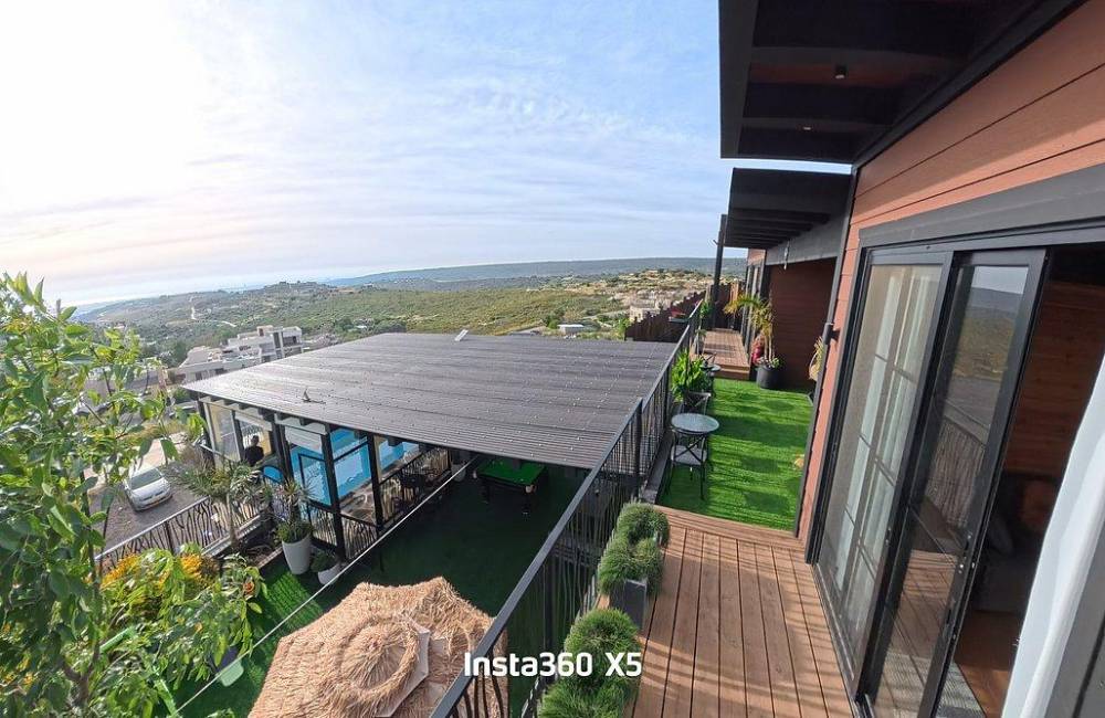 219470 המתחם החיצוני הנוף וחדר האוכל, סוויטות על הפסגה, וילה  בירכא וילות - Vila 4 U