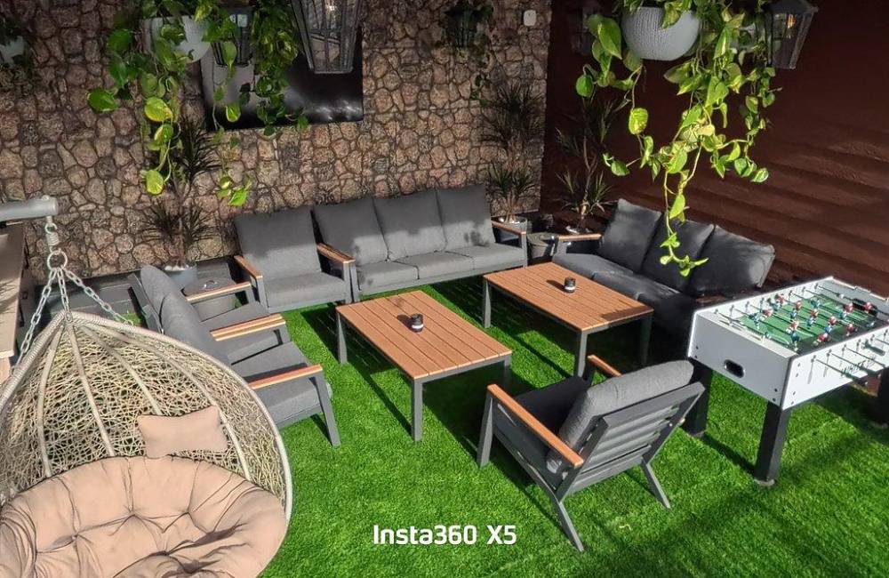 219477 המתחם החיצוני הנוף וחדר האוכל, סוויטות על הפסגה, וילה  בירכא וילות - Vila 4 U