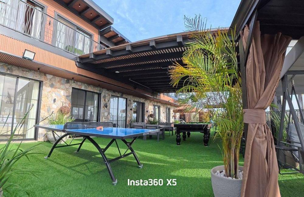 219479 המתחם החיצוני הנוף וחדר האוכל, סוויטות על הפסגה, וילה  בירכא וילות - Vila 4 U