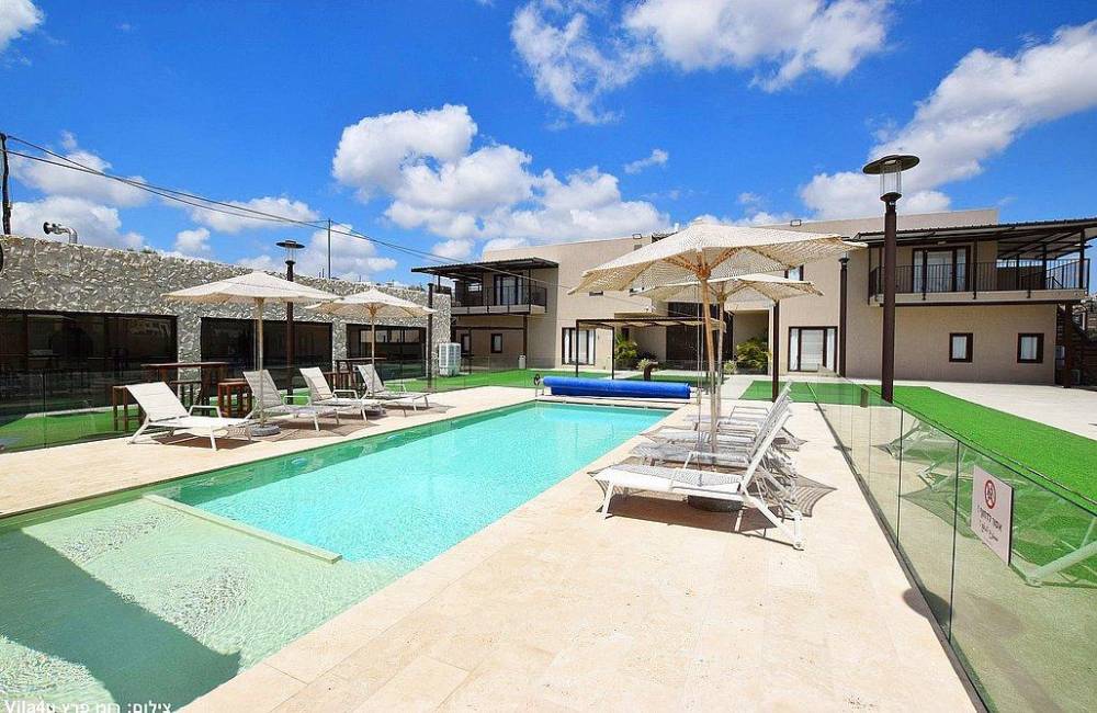 225201 מתחם החצר והבריכה, סהרה ריזורט - Sahara resort, וילה  בירכא וילות - Vila 4 U