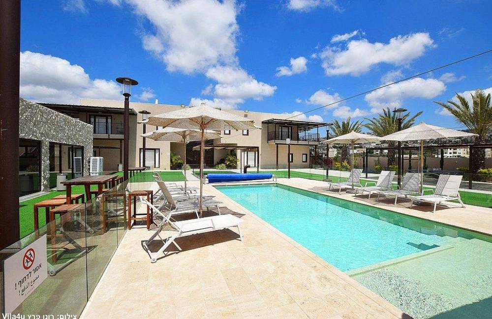 225207 מתחם החצר והבריכה, סהרה ריזורט - Sahara resort, וילה  בירכא וילות - Vila 4 U