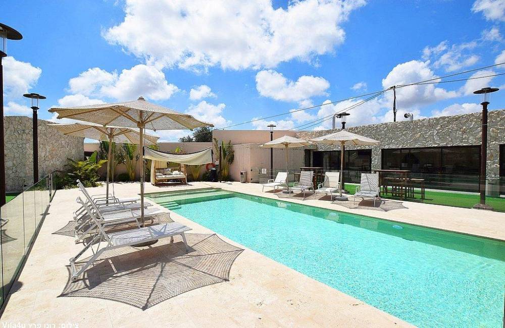 225222 מתחם החצר והבריכה, סהרה ריזורט - Sahara resort, וילה  בירכא וילות - Vila 4 U
