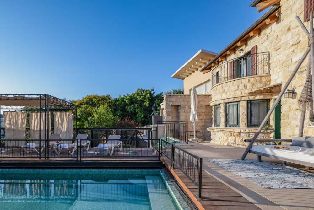 229595 מתחם הבריכה, אחוזת בלו ביי נתניה - Blue Bay Mansion, וילה  בנתניה וילות - Vila 4 U
