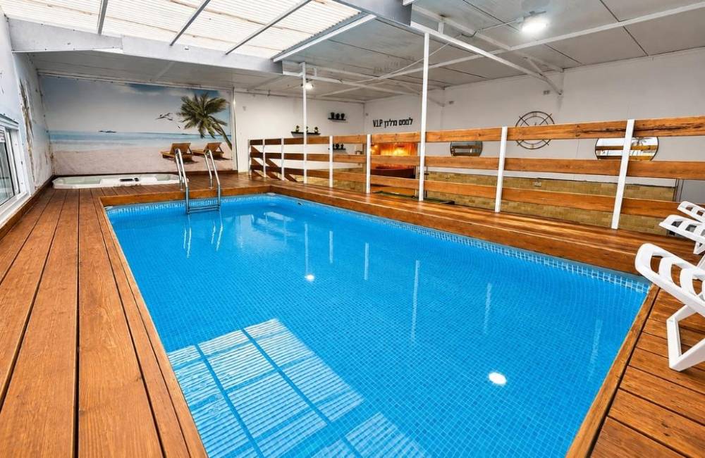 233407 מתחם פנים בריכה וחוץ, לופט גולדן R, וילה  בעבדון וילות - Vila 4 U