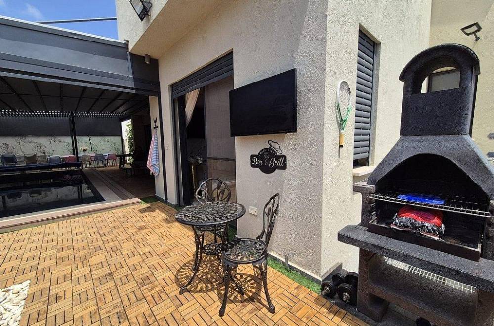 234493 המתחם החצוני, צ'יל וילה - Chill Villa, וילה  באשקלון וילות - Vila 4 U