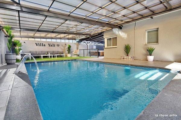 וילה יהלי - וילה בנוף כנרת עם מתחם חוץ מקורה