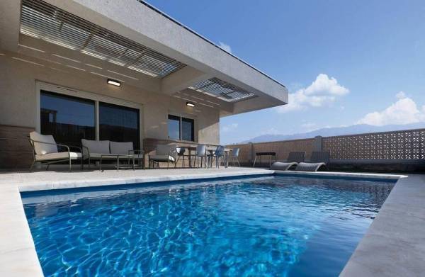 וילה פאן בריכה מחוממת - Villa Fun