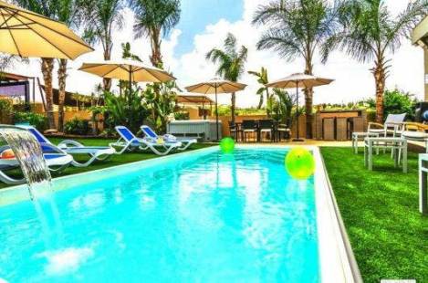 וילה אקסודוס - מתחם הבריכה