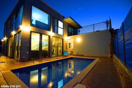 אחוזת הפרחים בכנרת