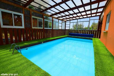 וילה מונפורט- בריכת שחייה
